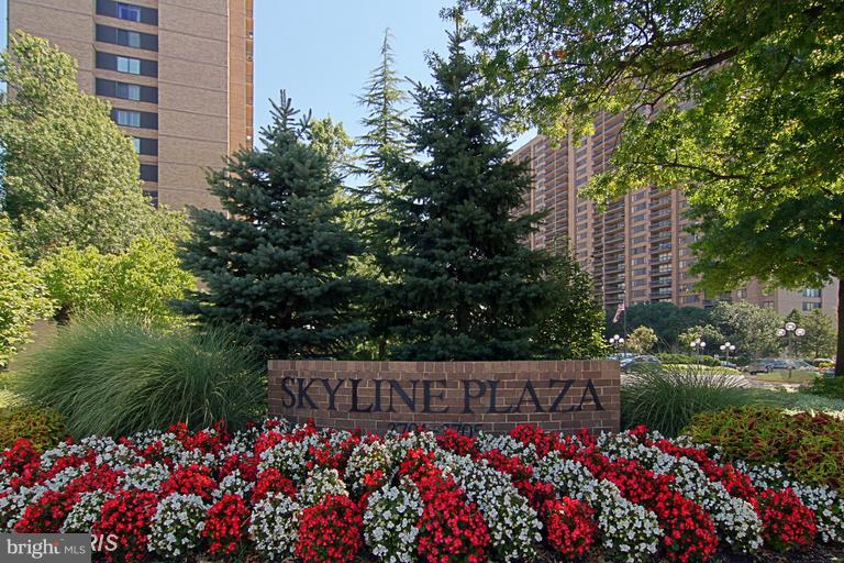 SKYLINE PLAZA - Residential Lease