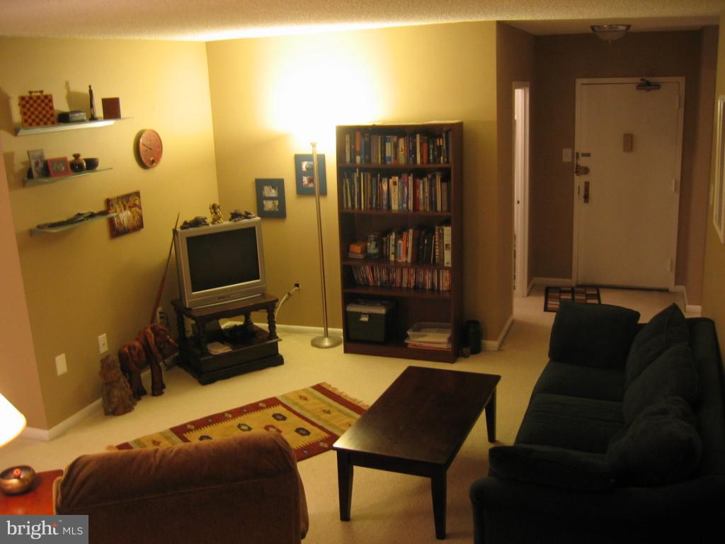 SKYLINE PLAZA - Residential Lease