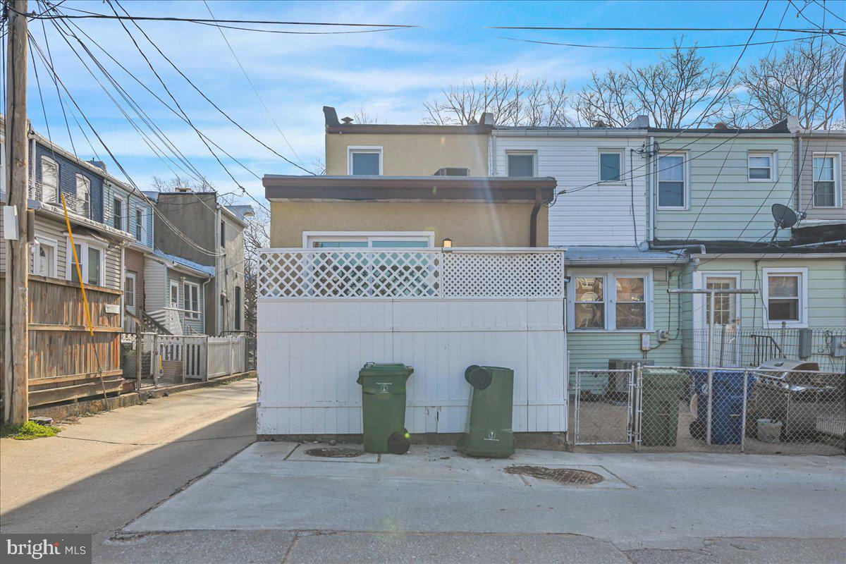 LOCUST POINT - Residential