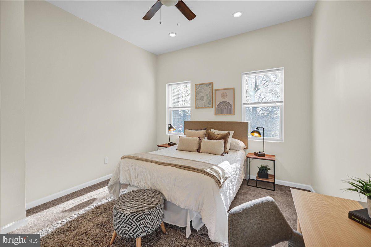 LOCUST POINT - Residential