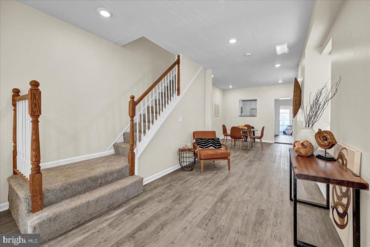 LOCUST POINT - Residential