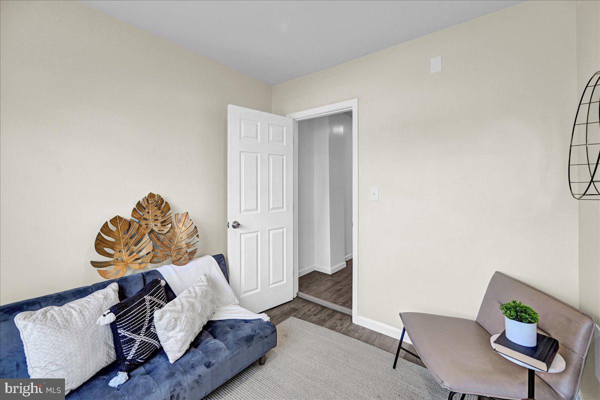 LOCUST POINT - Residential
