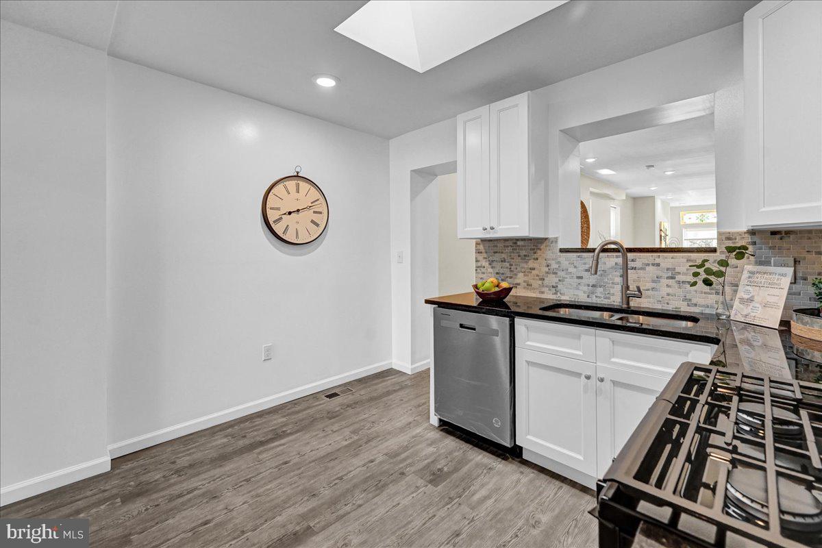 LOCUST POINT - Residential