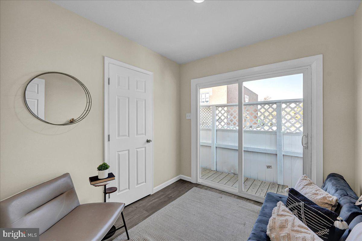 LOCUST POINT - Residential