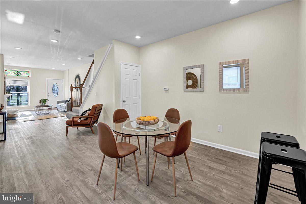 LOCUST POINT - Residential