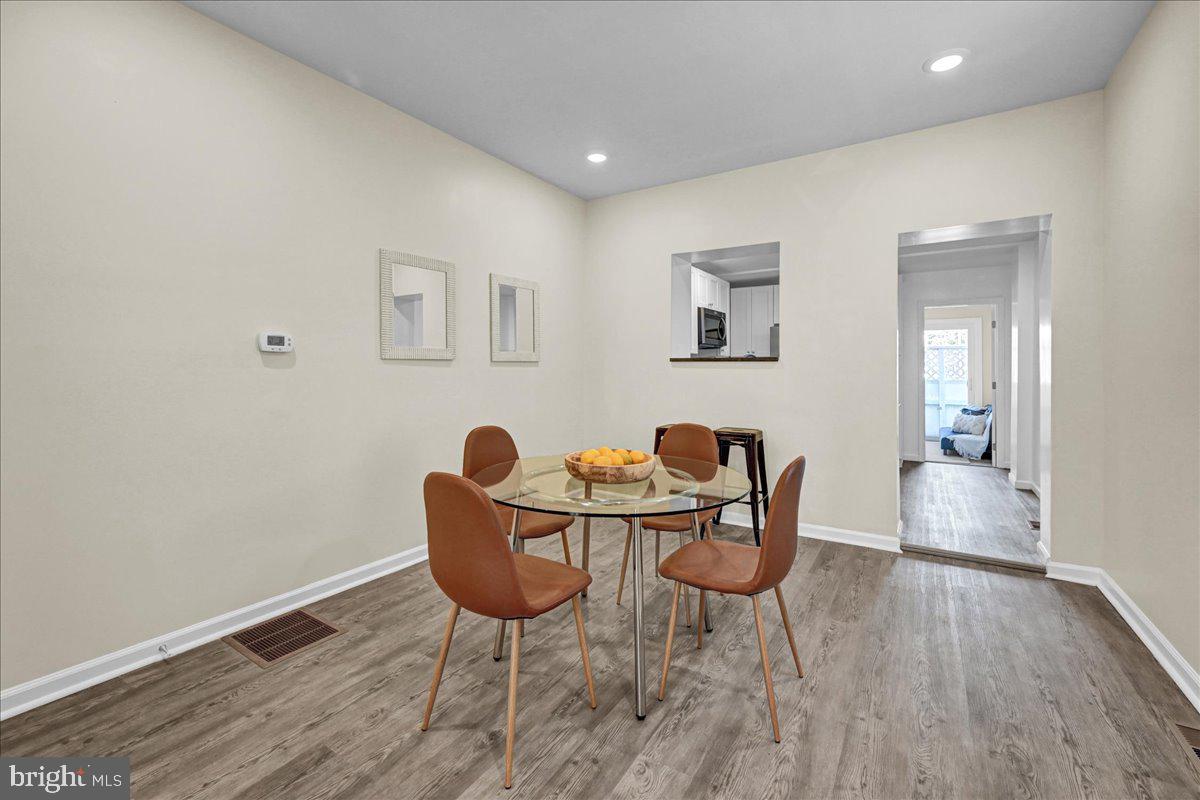 LOCUST POINT - Residential