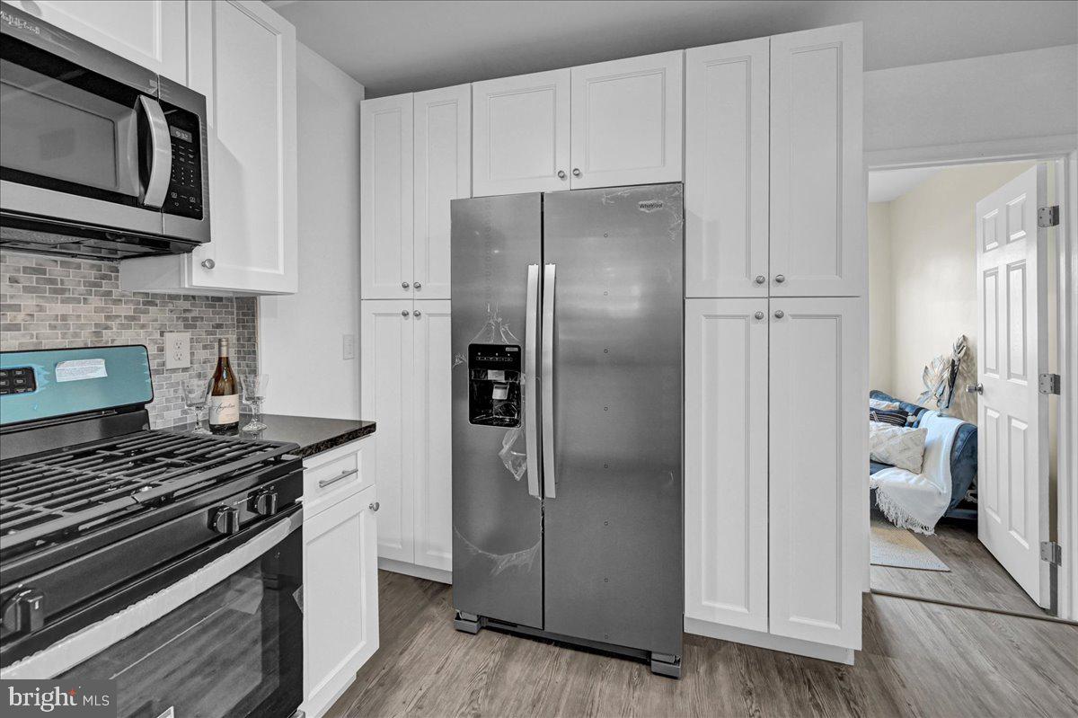 LOCUST POINT - Residential