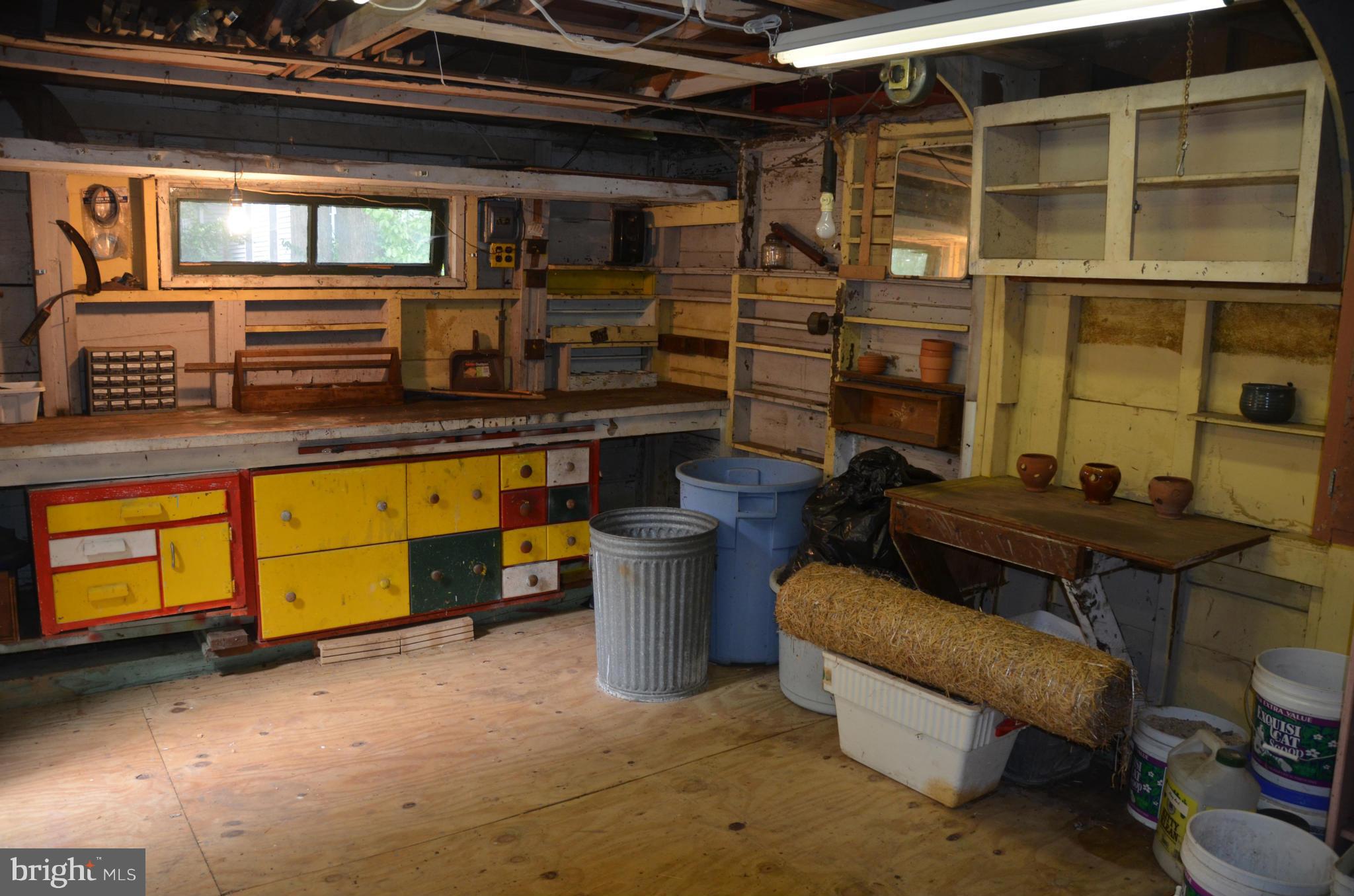 WAVERLY HILLS - Residential