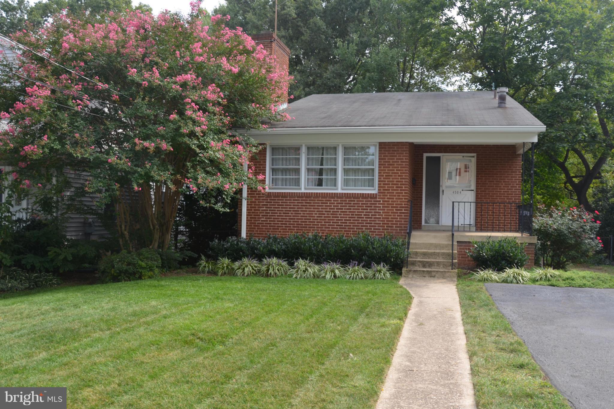 WAVERLY HILLS - Residential