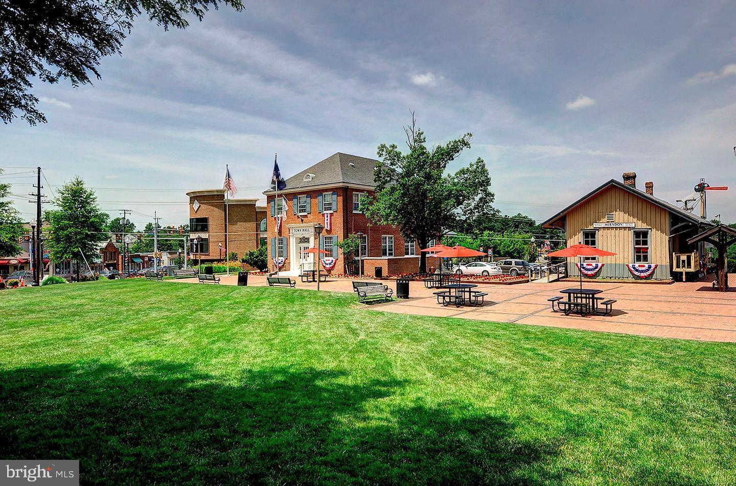 JEFFERSON MEWS - Residential