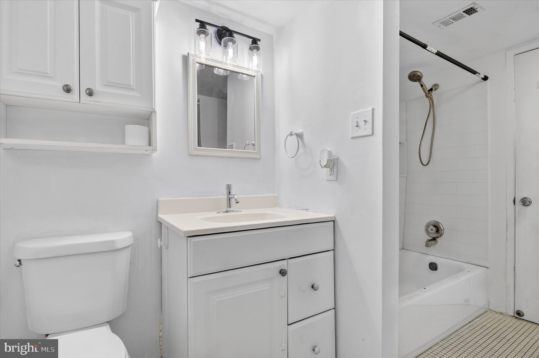 JEFFERSON MEWS - Residential