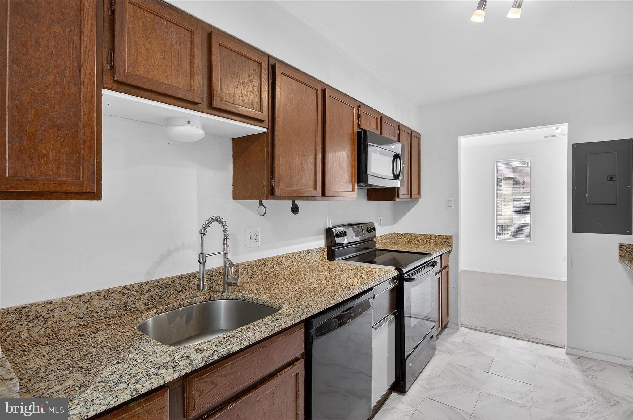 JEFFERSON MEWS - Residential