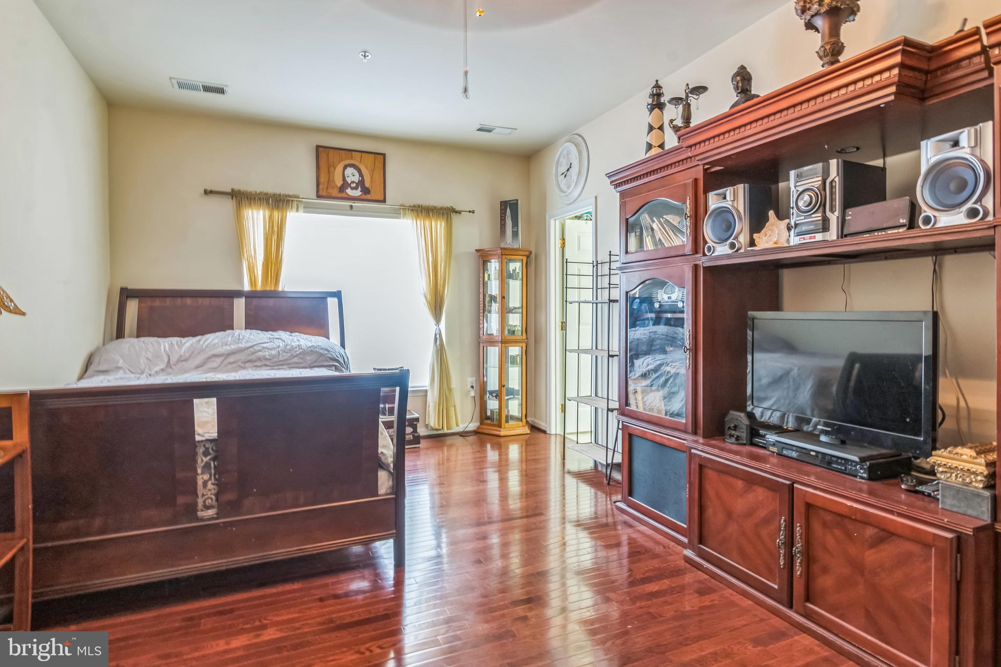 MELLWOOD HILLS - Residential