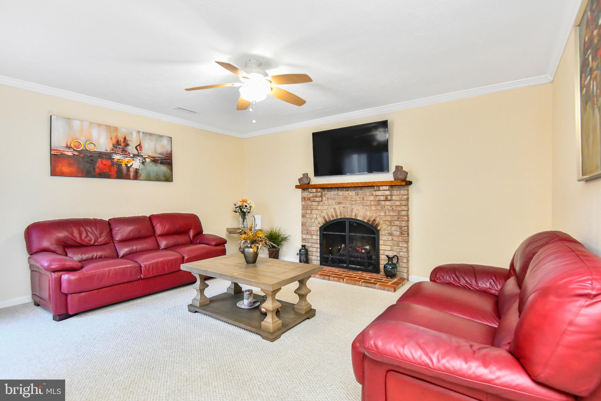 COUNTRY PLACE - Residential