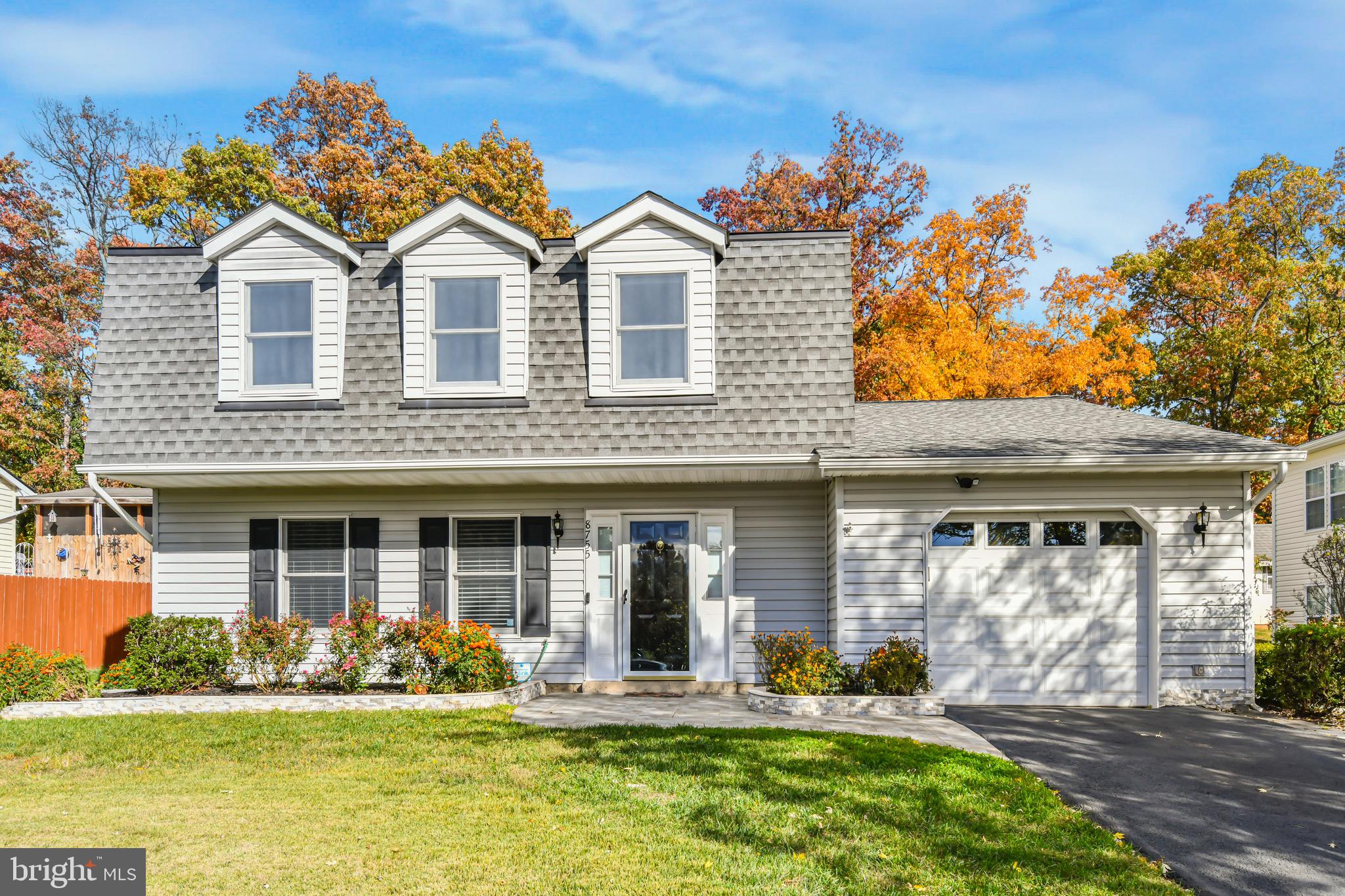 COUNTRY PLACE - Residential