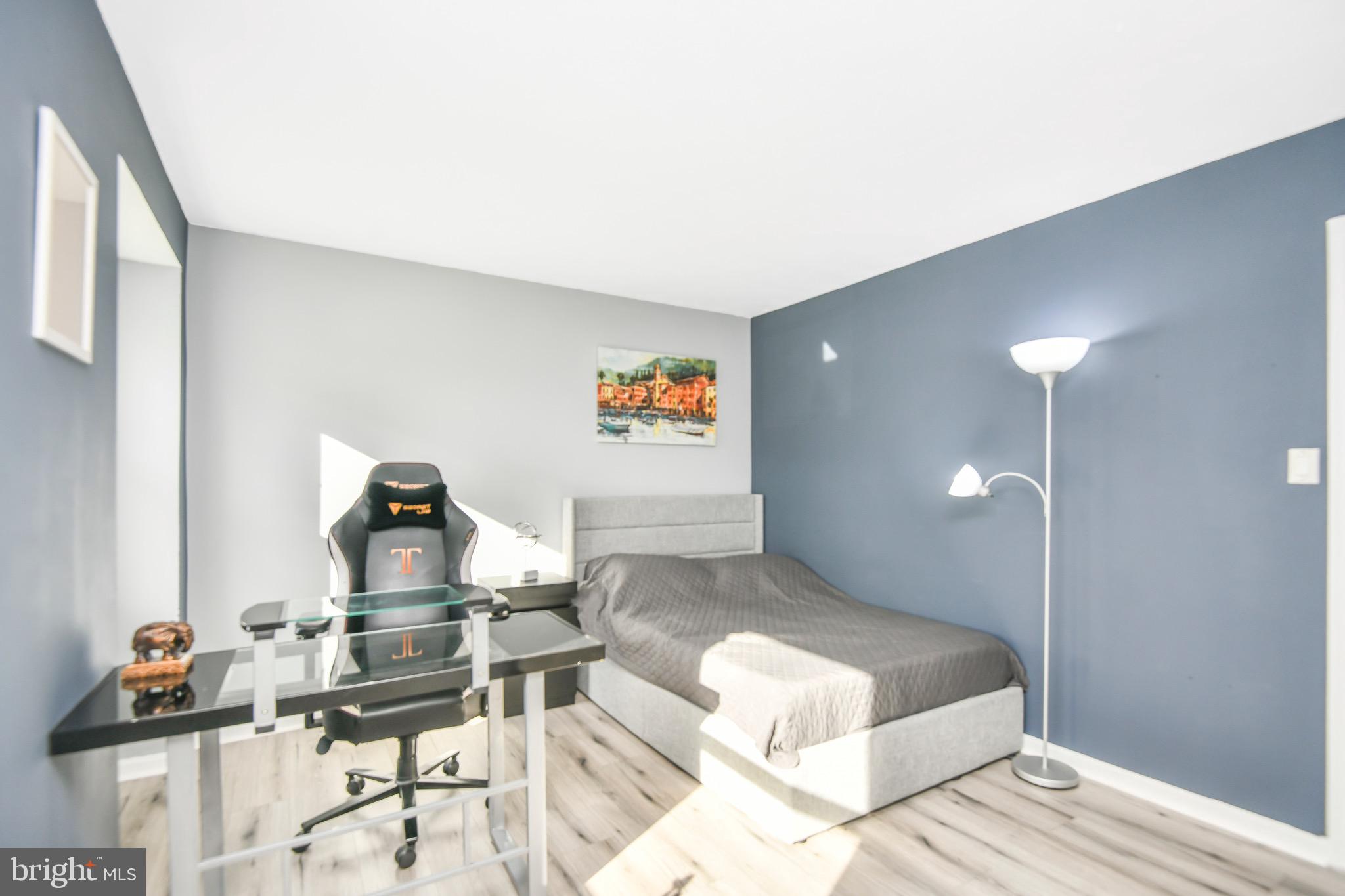 COUNTRY PLACE - Residential