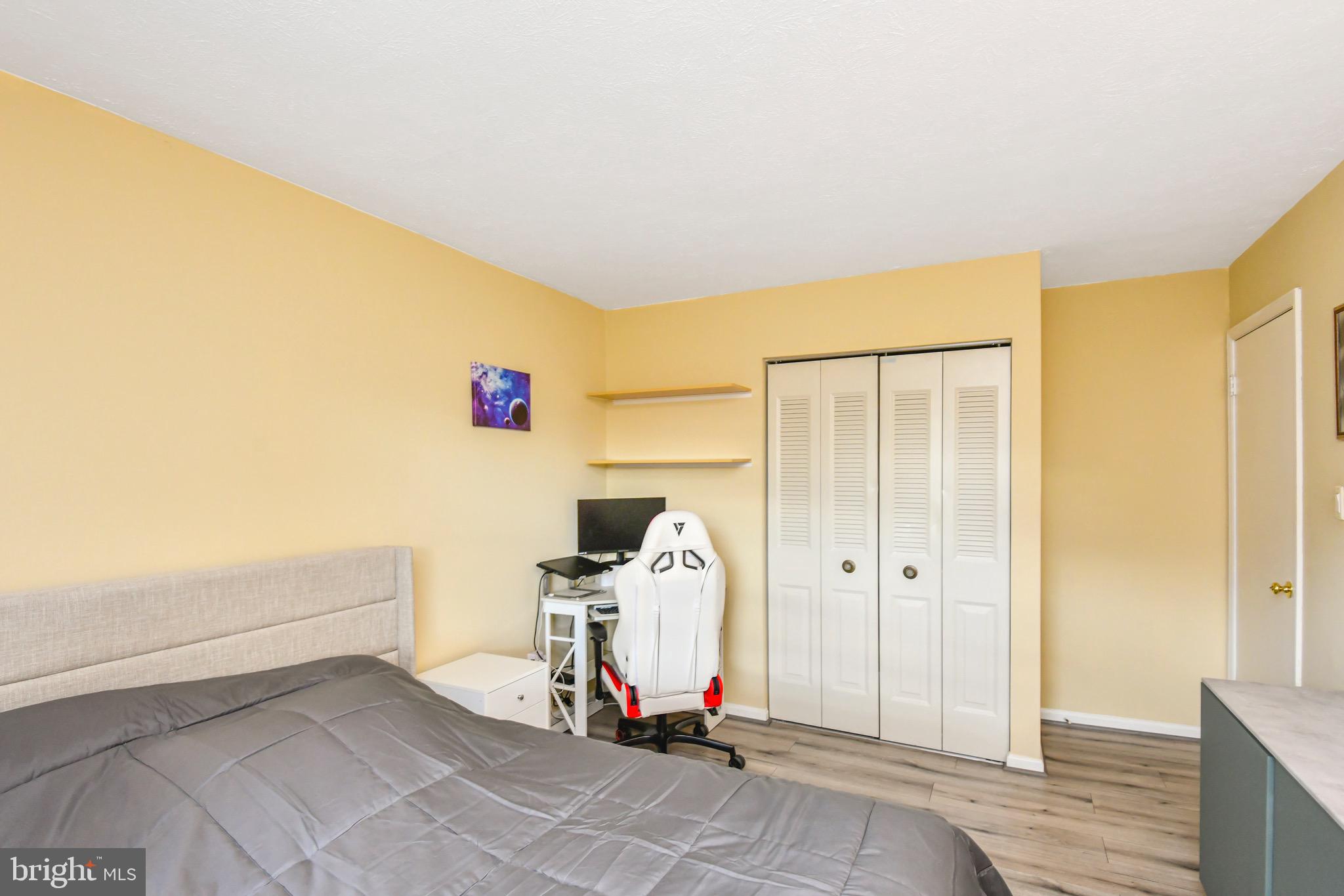 COUNTRY PLACE - Residential