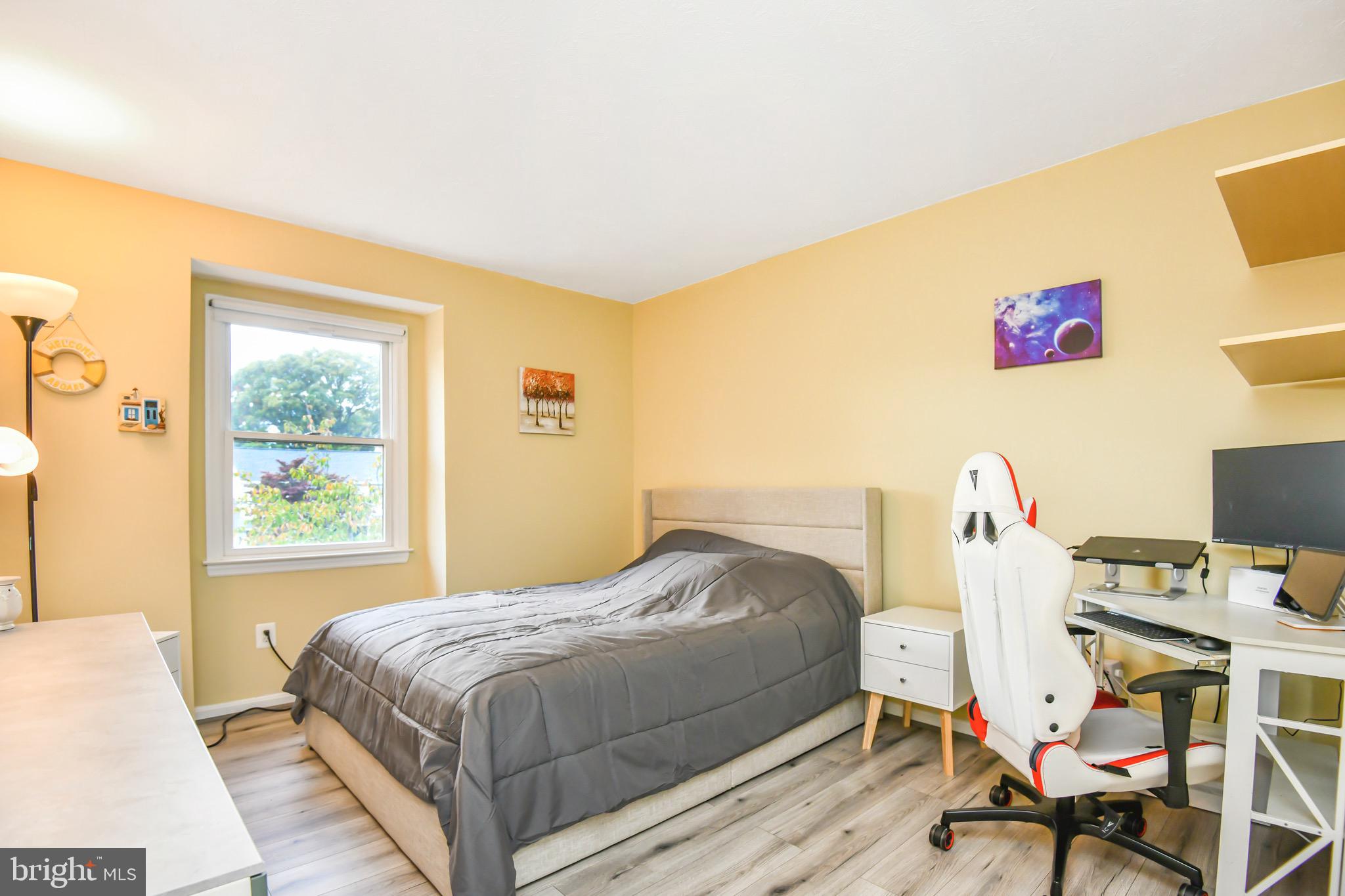 COUNTRY PLACE - Residential