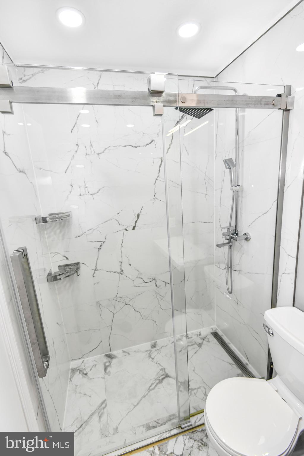 COUNTRY PLACE - Residential