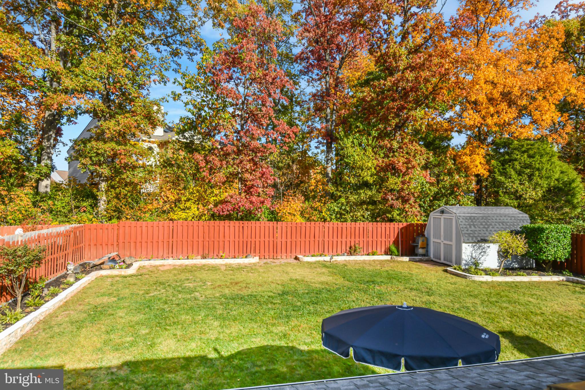 COUNTRY PLACE - Residential