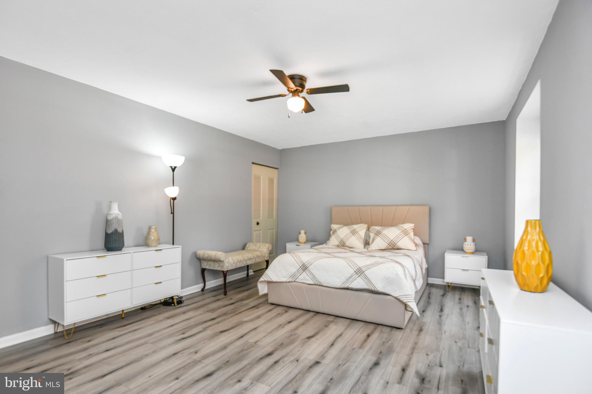 COUNTRY PLACE - Residential