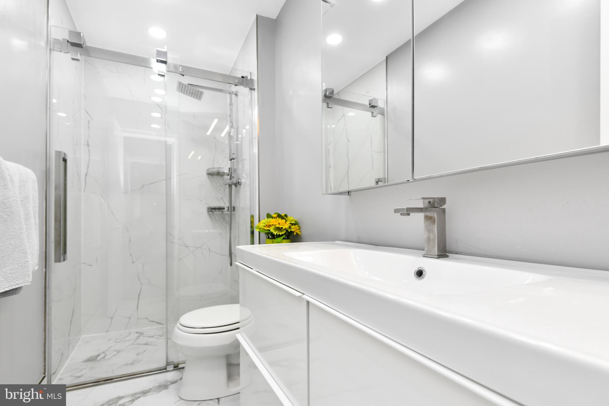 COUNTRY PLACE - Residential