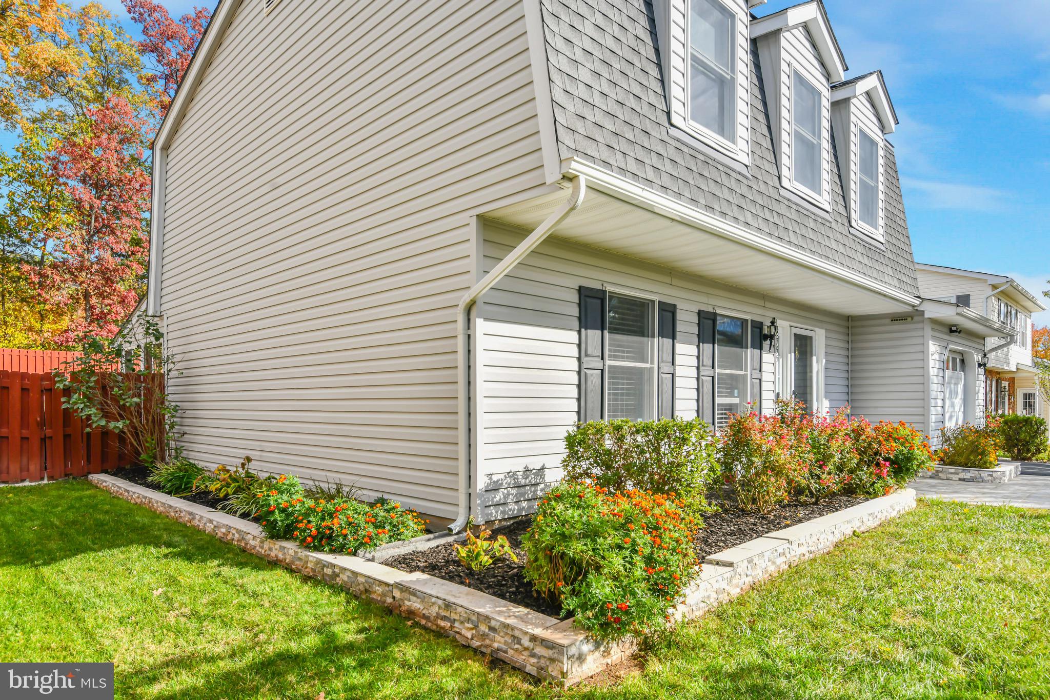 COUNTRY PLACE - Residential