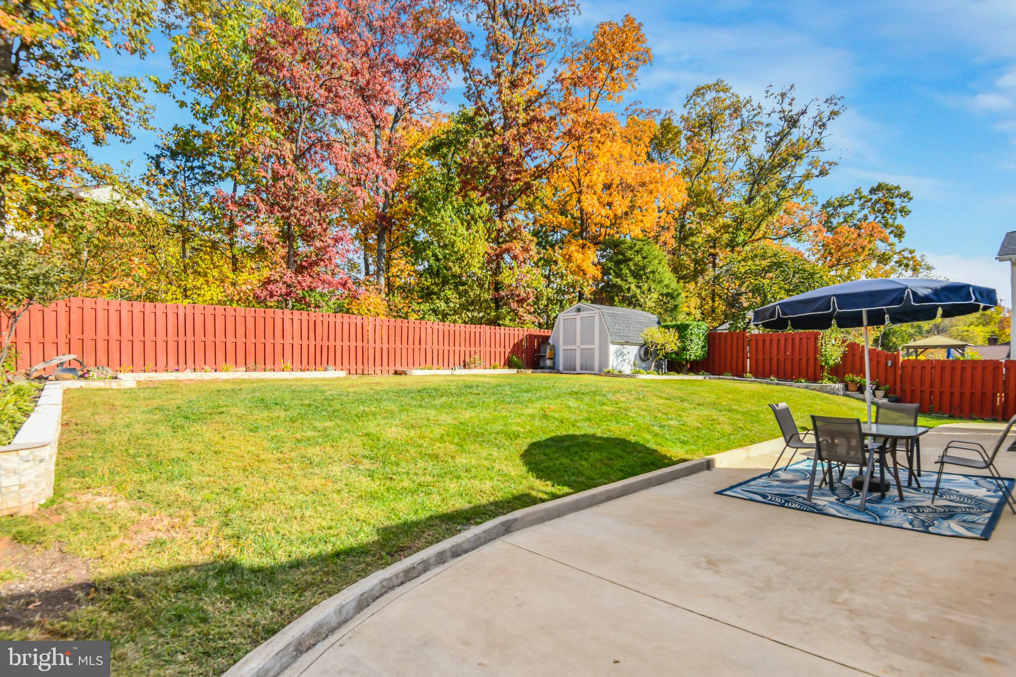 COUNTRY PLACE - Residential