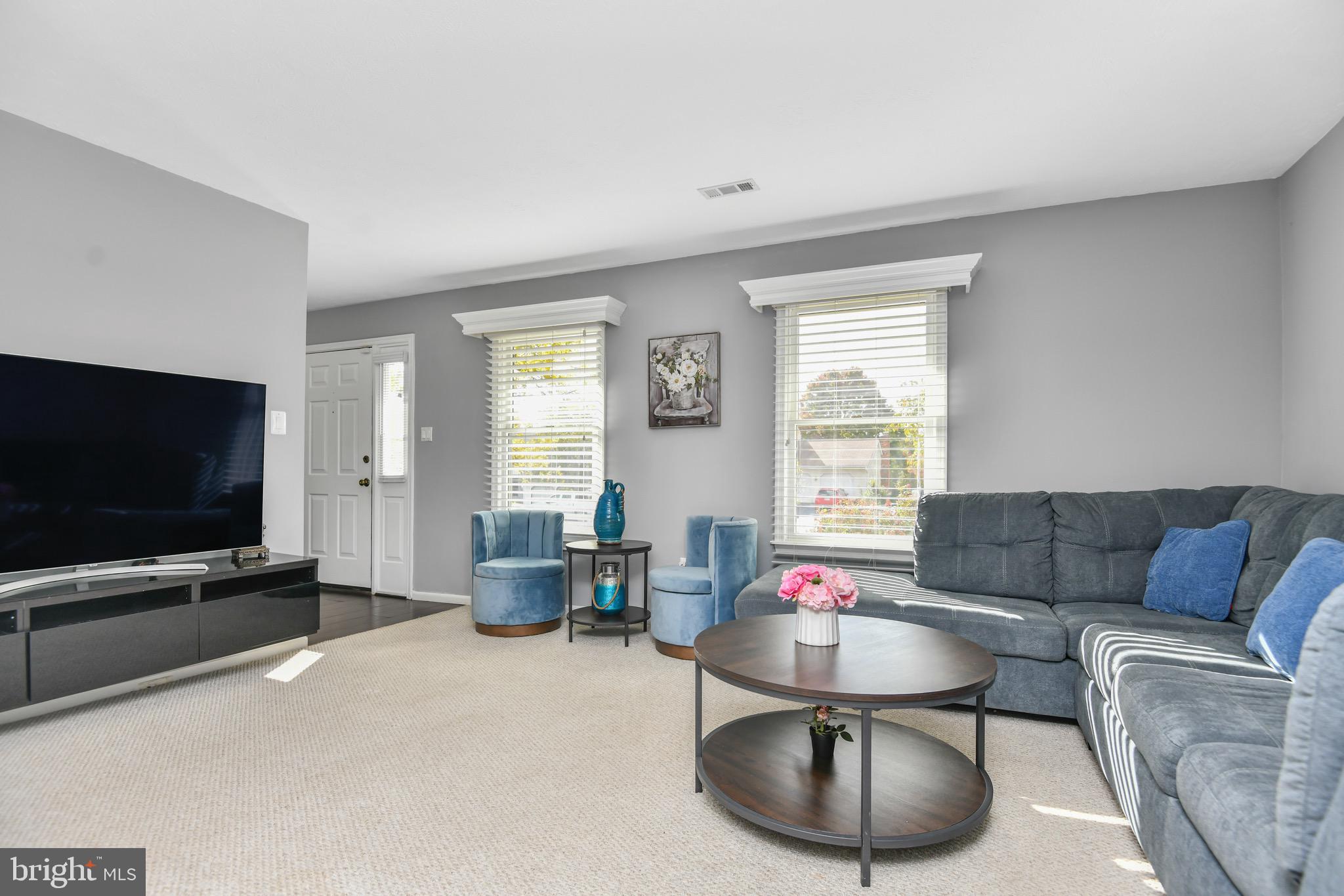 COUNTRY PLACE - Residential