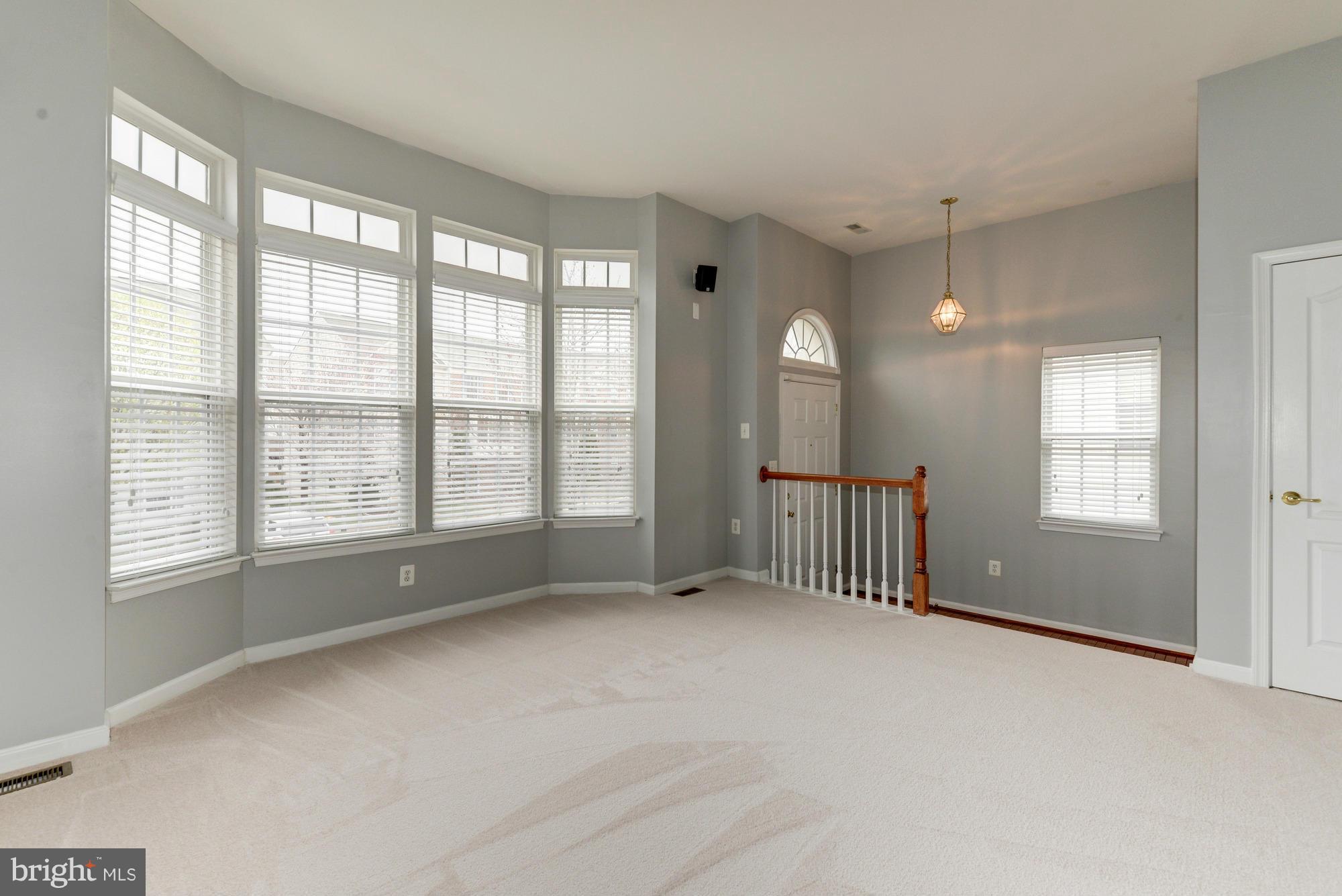 AUTUMN CHASE HUNT - Residential