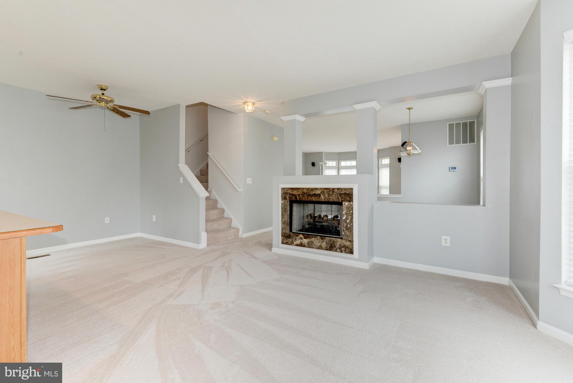 AUTUMN CHASE HUNT - Residential