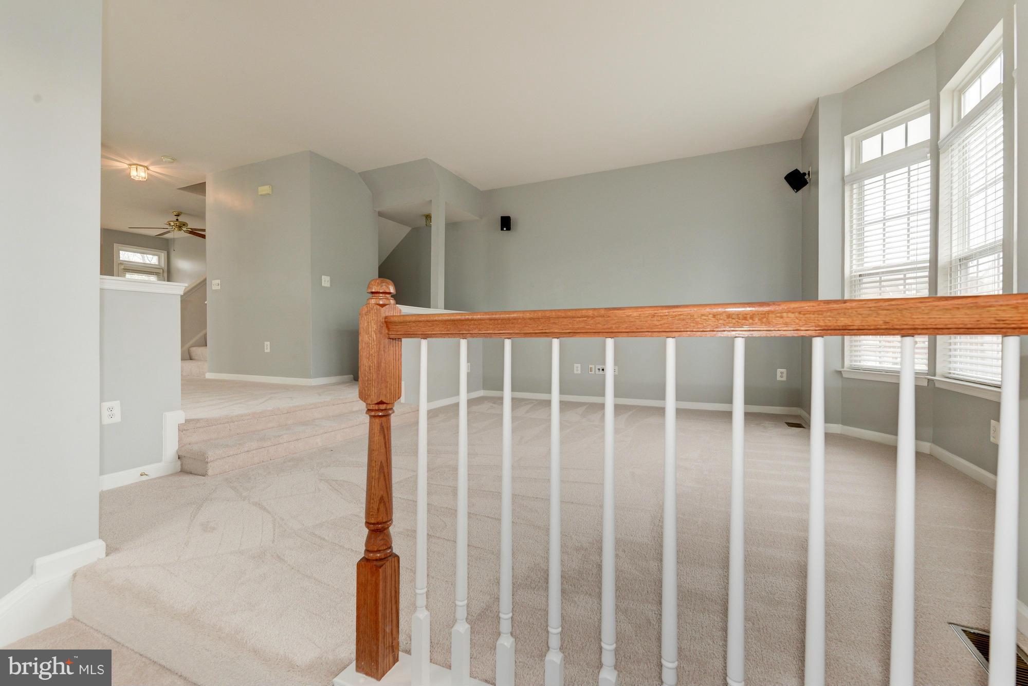 AUTUMN CHASE HUNT - Residential