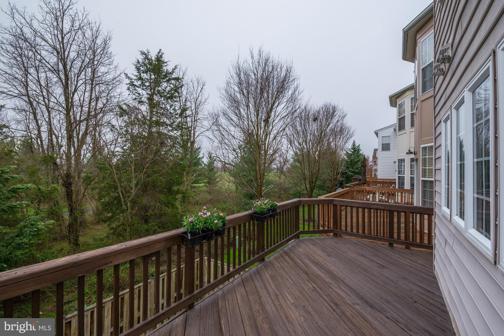 AUTUMN CHASE HUNT - Residential