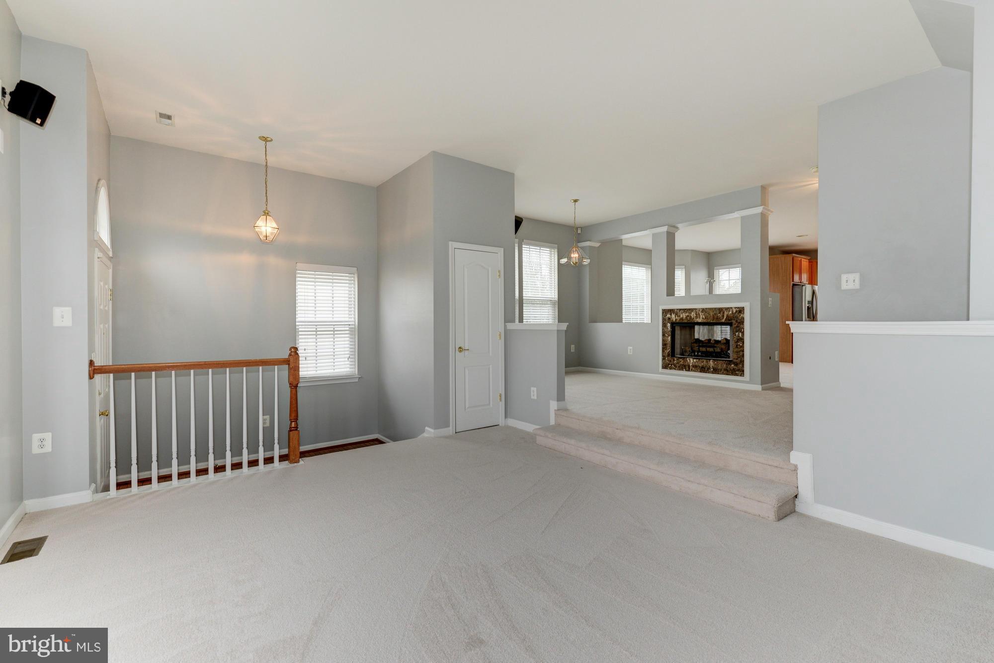 AUTUMN CHASE HUNT - Residential