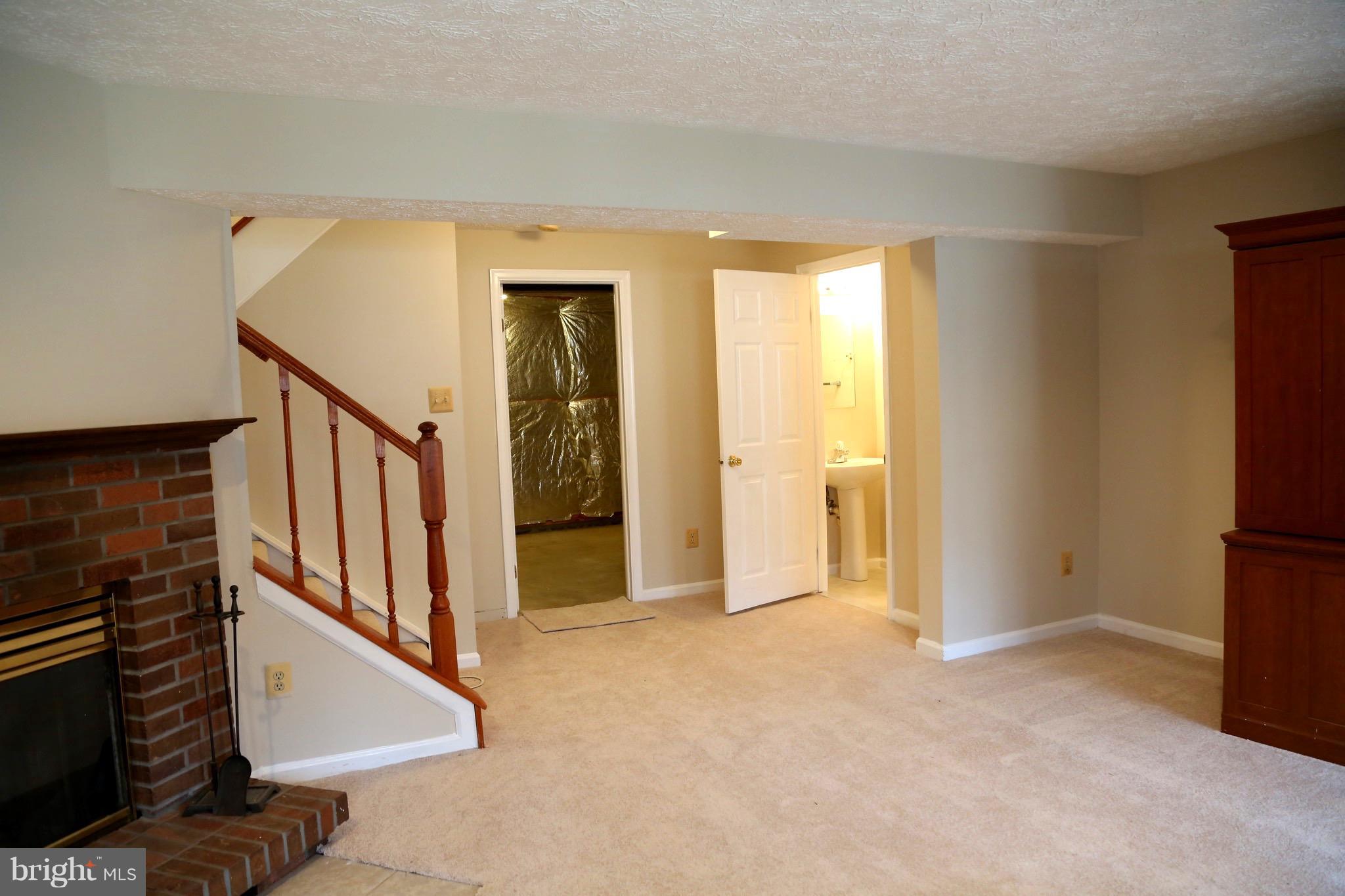 POHICK VILLAGE - Residential