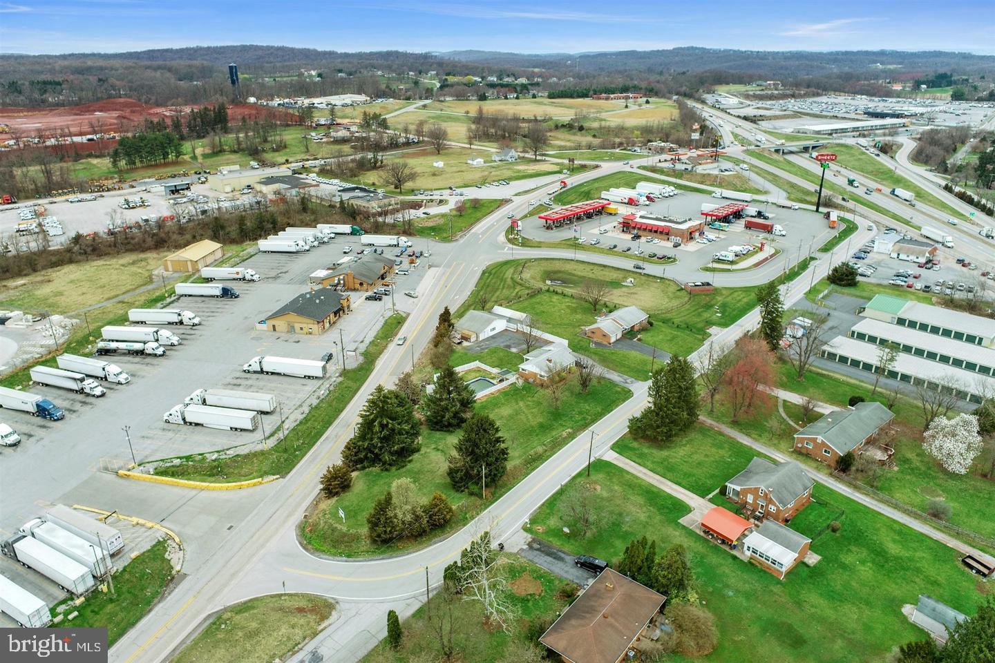10 & 30 CLOVERLEAF ROAD