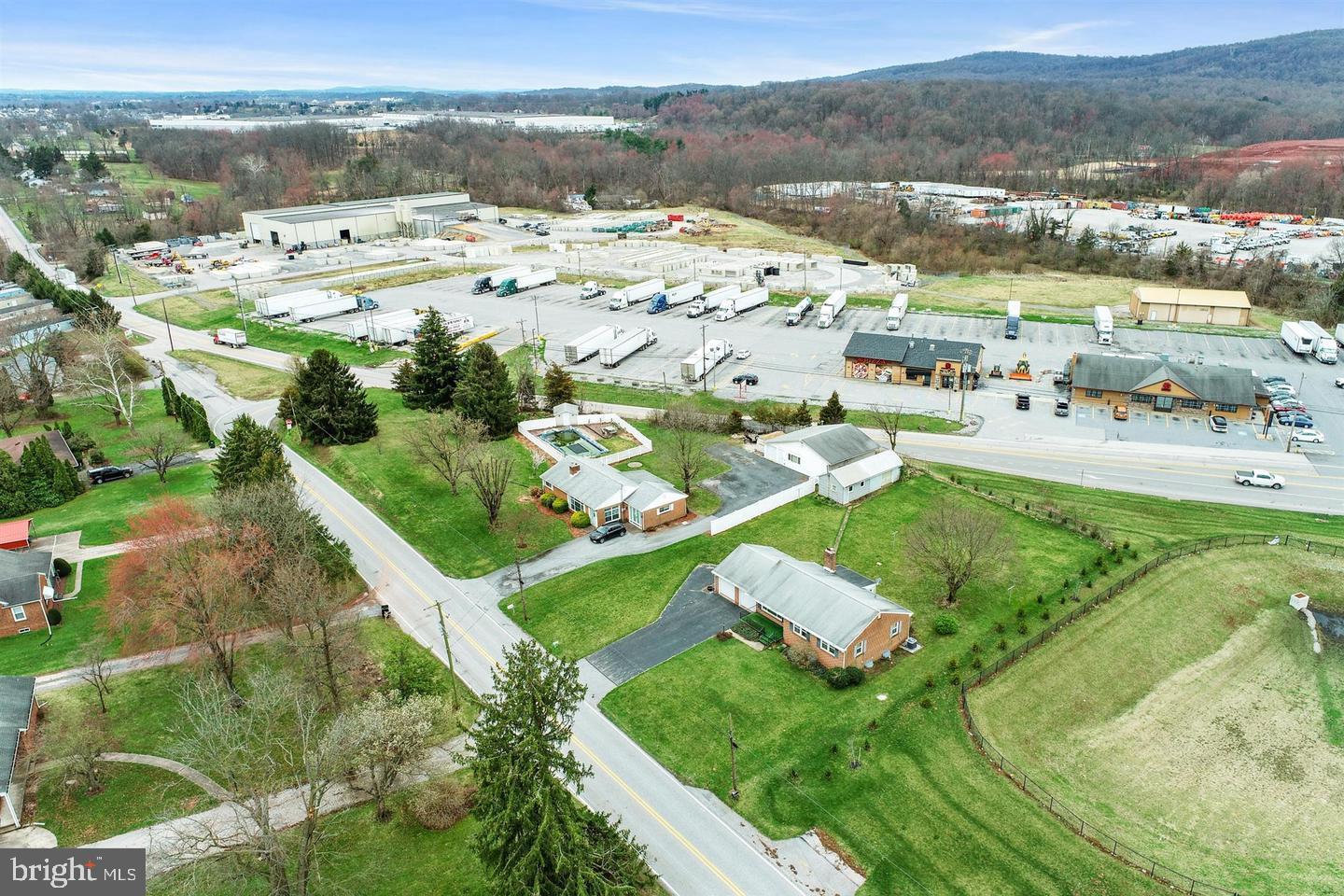 10 & 30 CLOVERLEAF ROAD