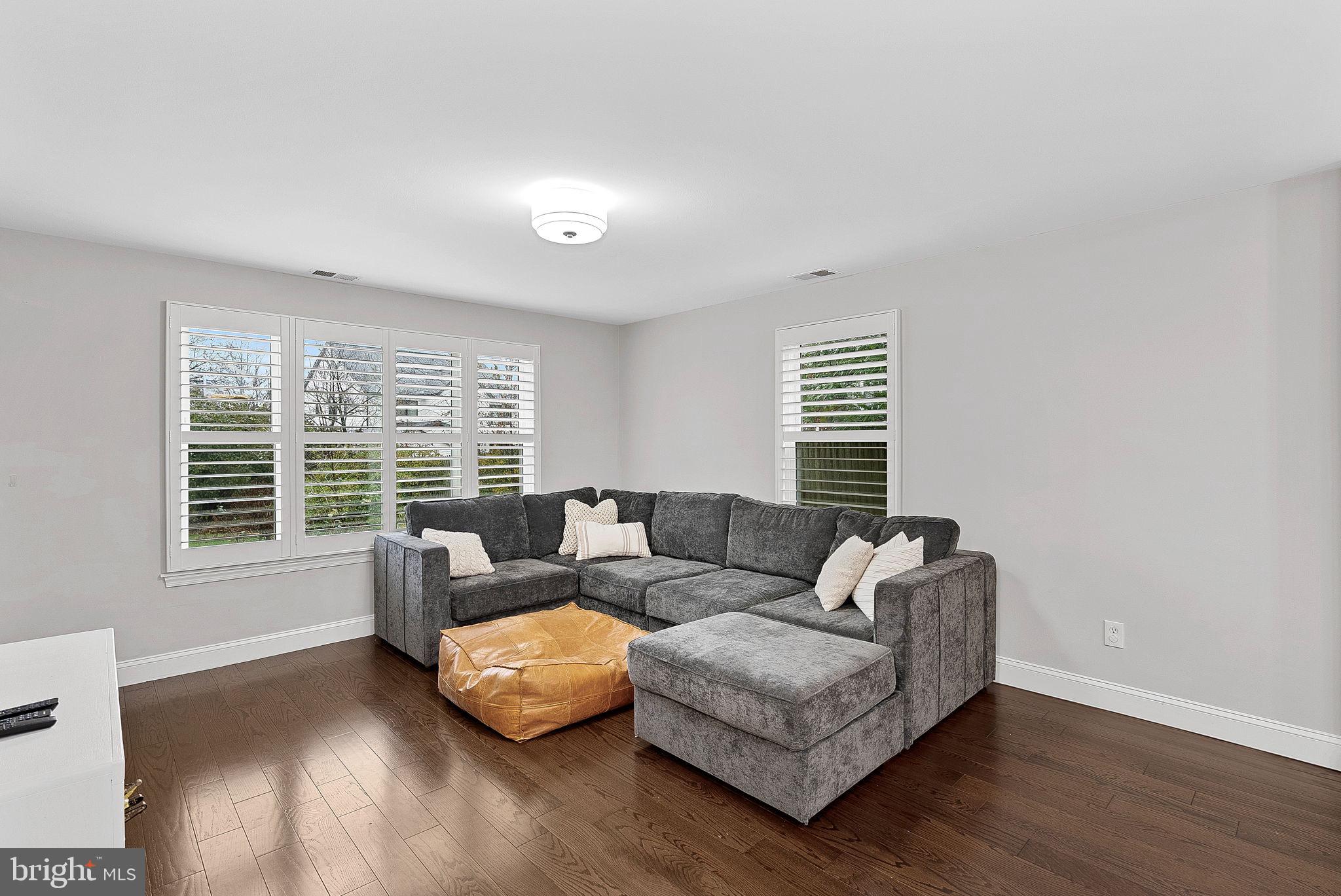 POPLAR HEIGHTS - Residential