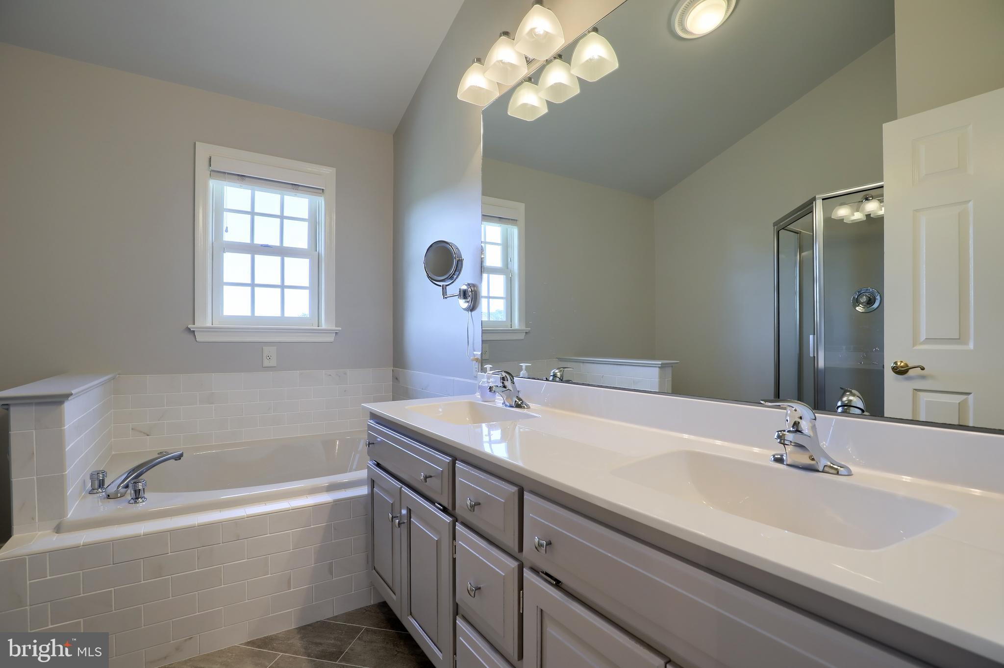 PARKSIDE ESTATES - Residential