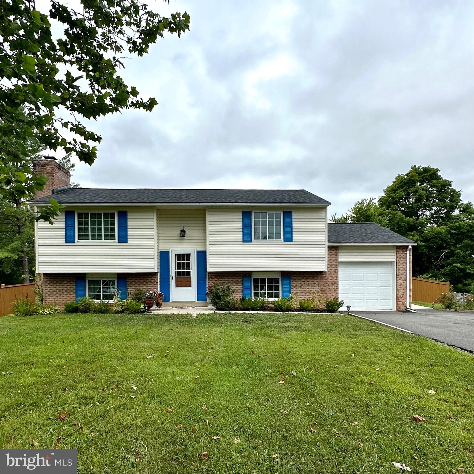 WARR LAKES - Residential Lease