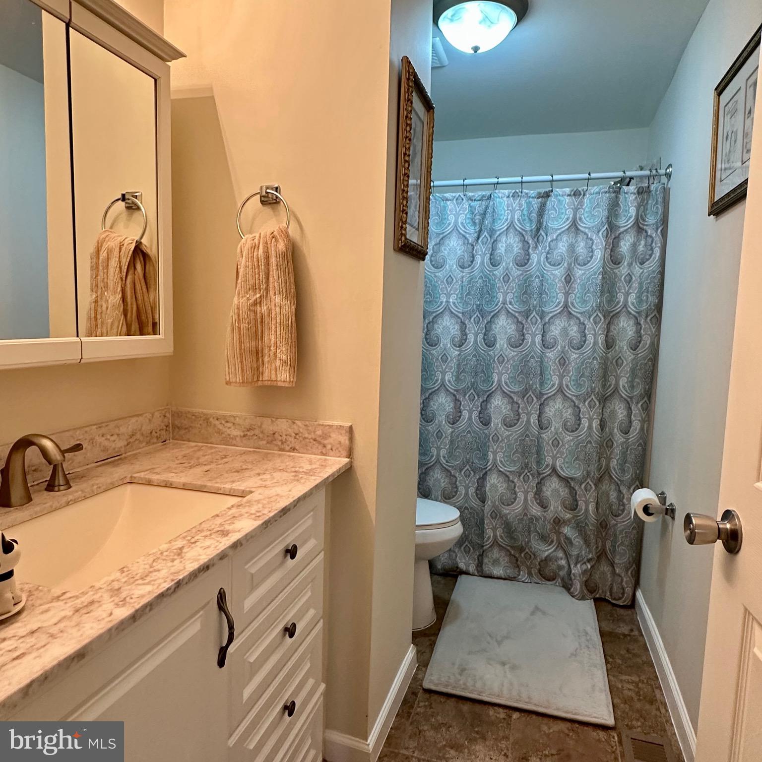 WARR LAKES - Residential Lease