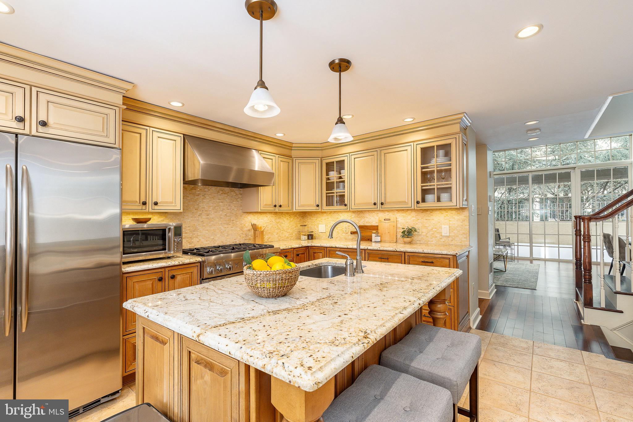 SOCIETY HILL - Residential