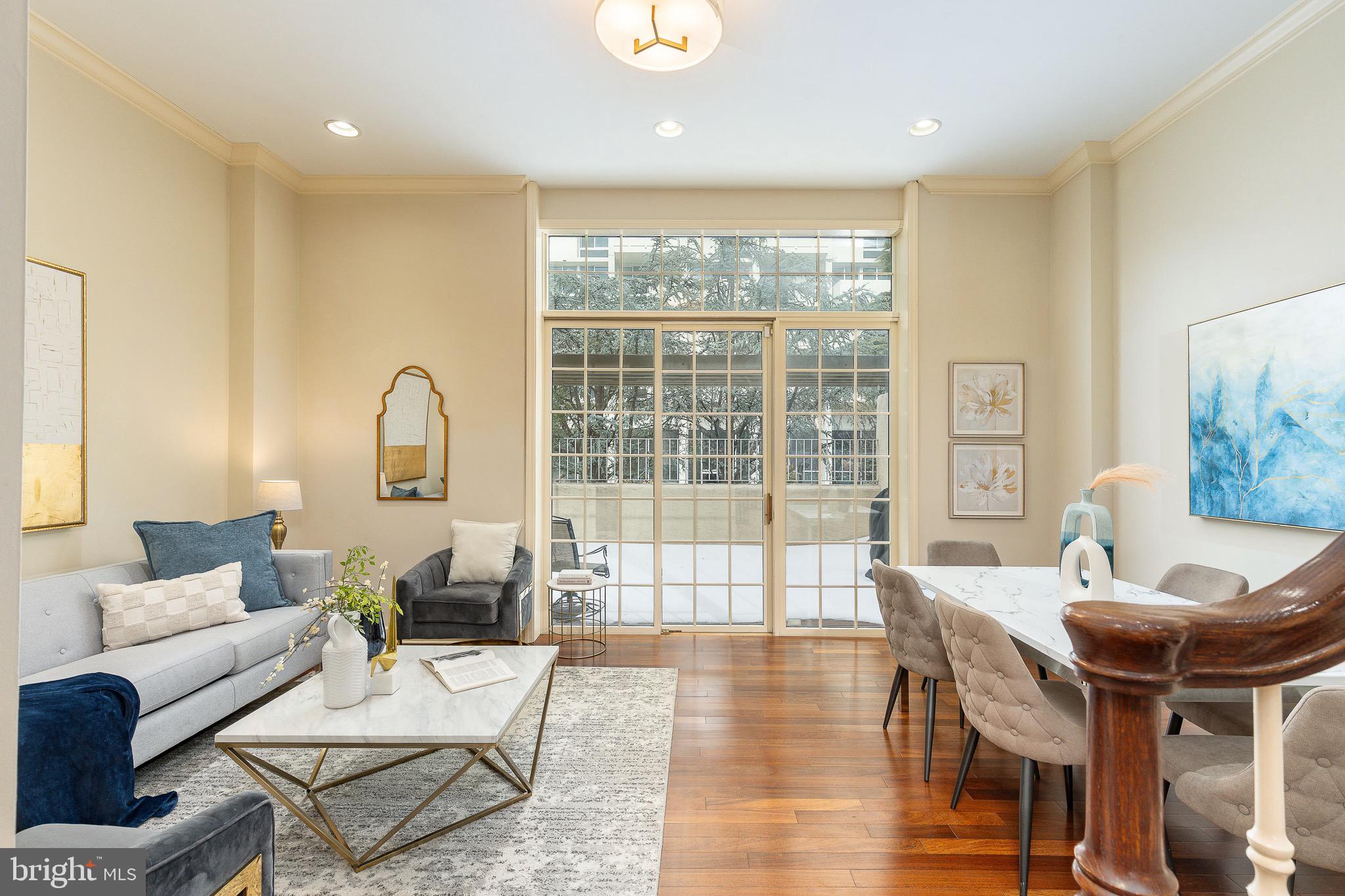 SOCIETY HILL - Residential