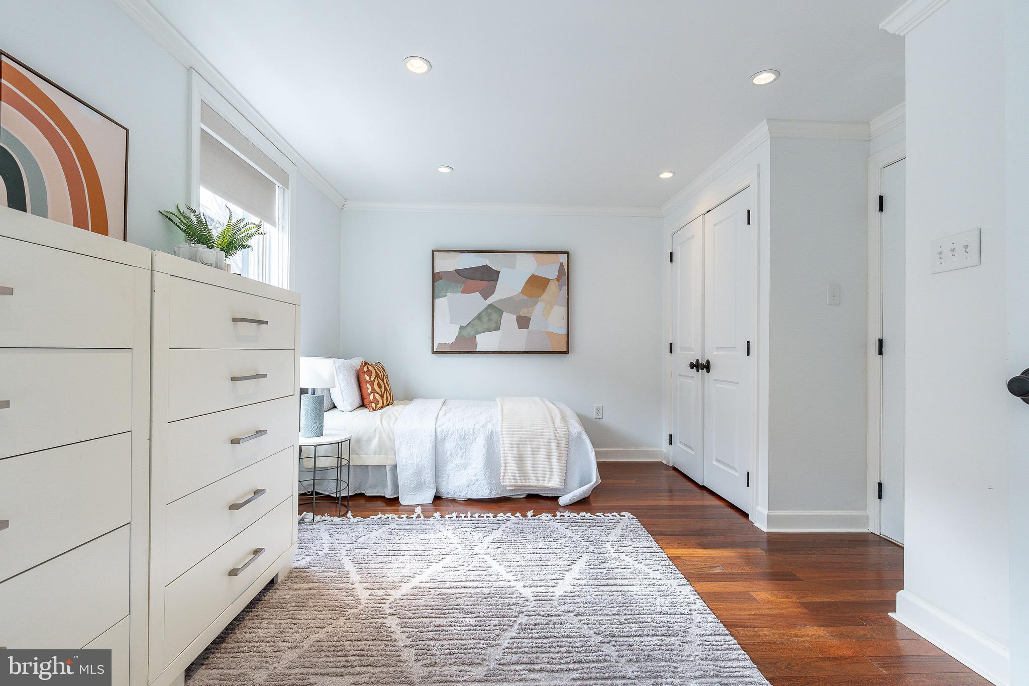 SOCIETY HILL - Residential