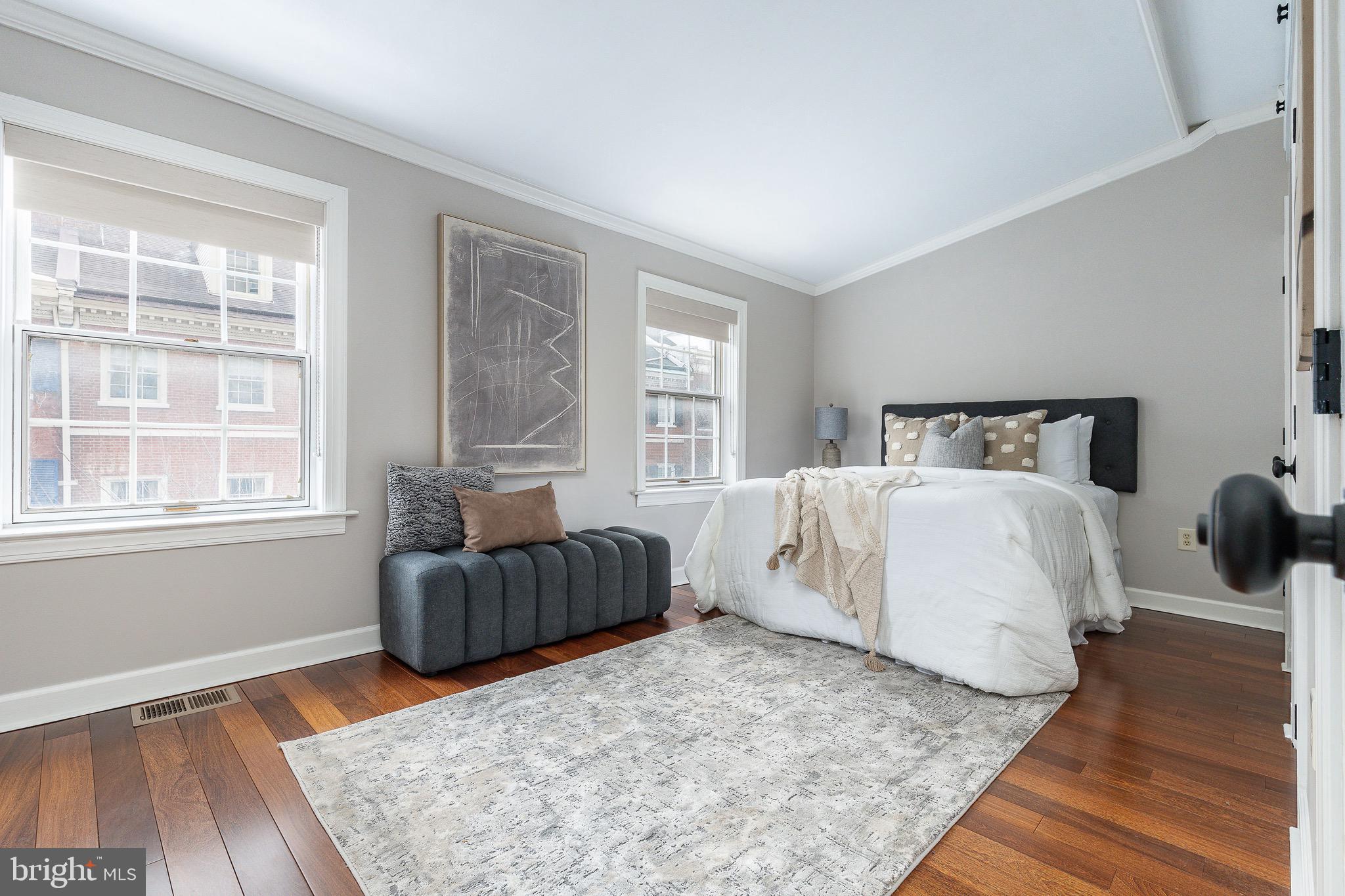 SOCIETY HILL - Residential