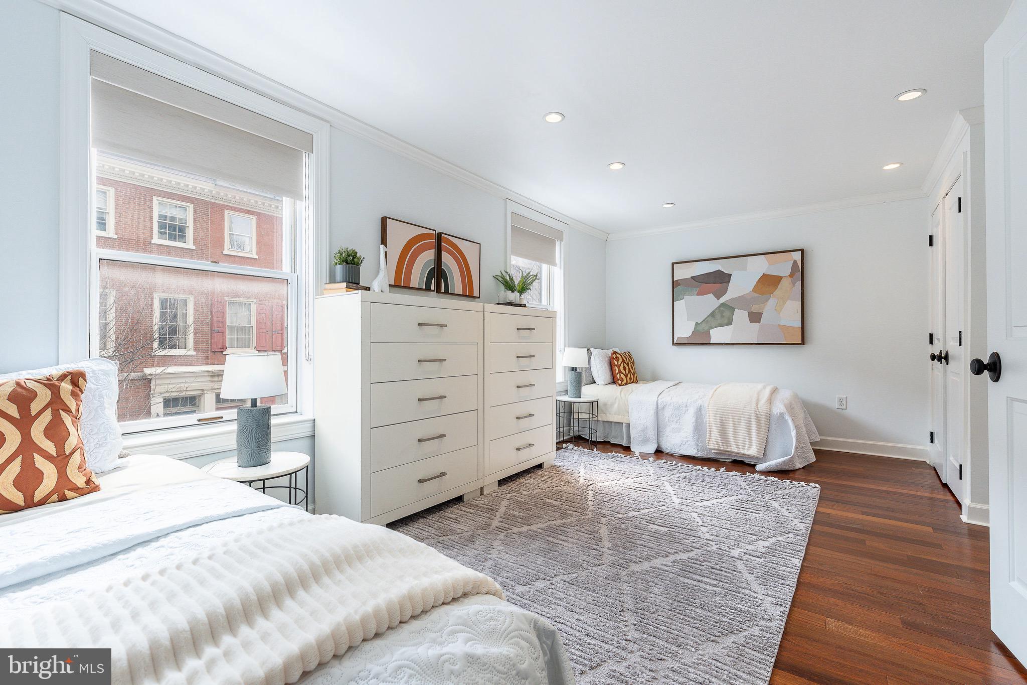 SOCIETY HILL - Residential