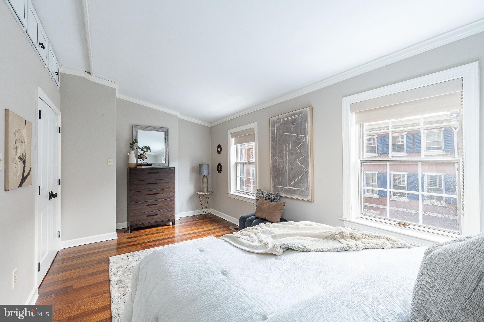 SOCIETY HILL - Residential