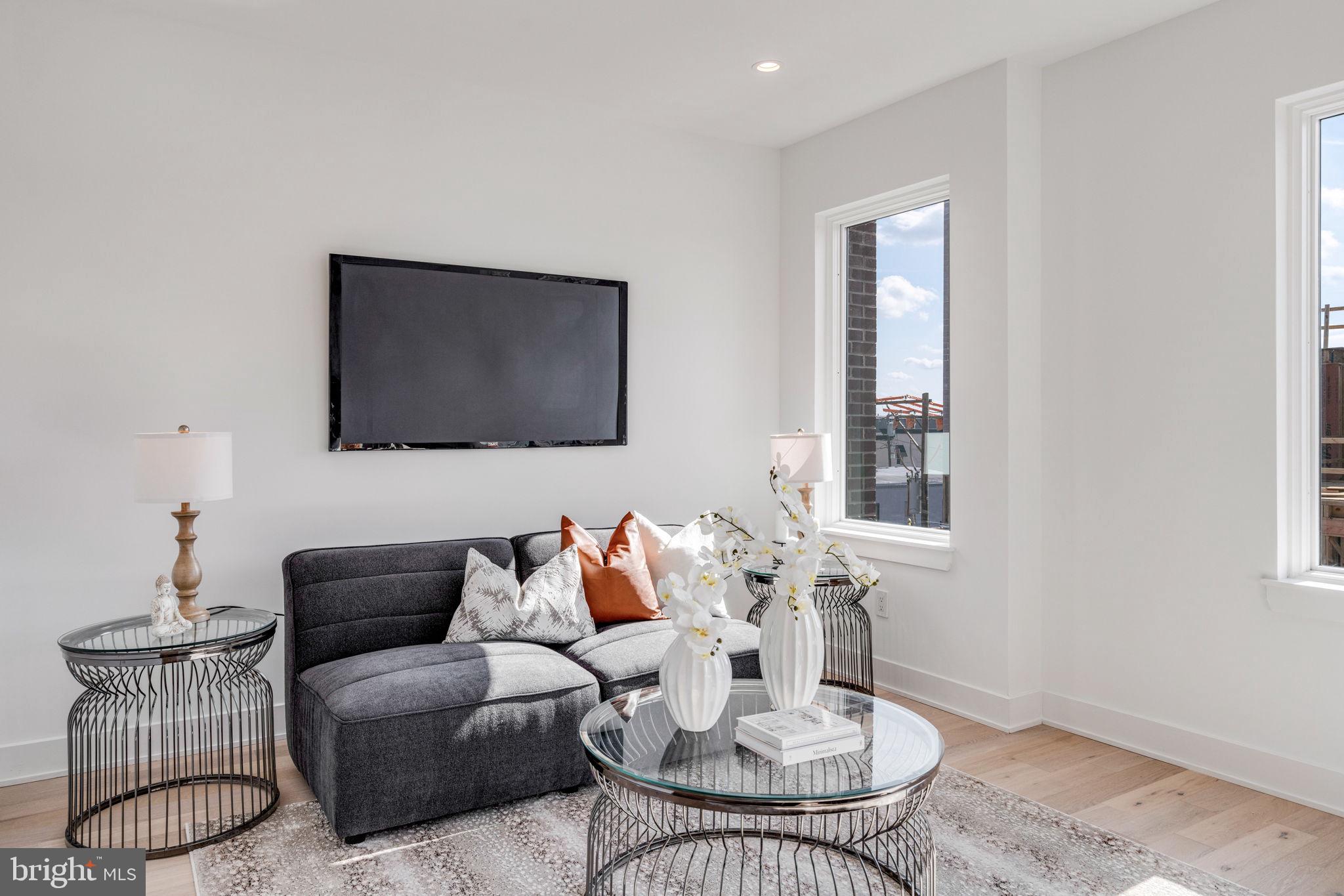 GRADUATE HOSPITAL - Residential