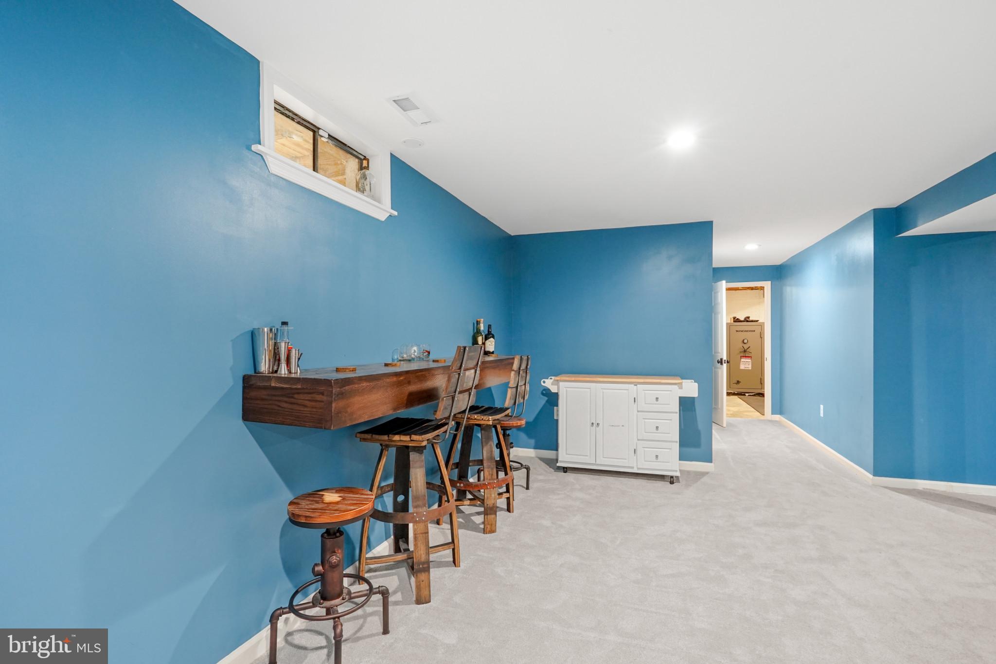 DAVIS FORD - Residential