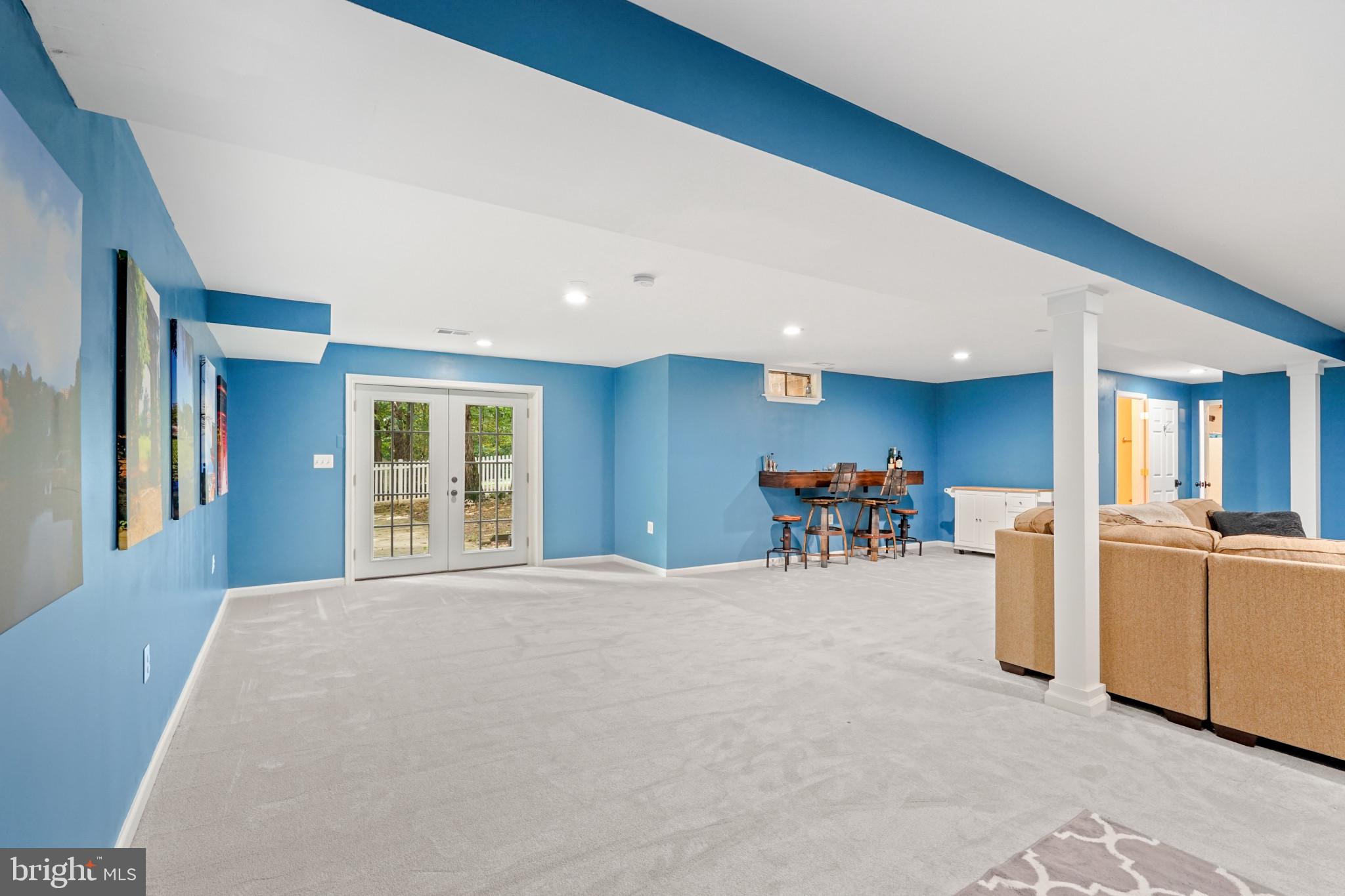 DAVIS FORD - Residential